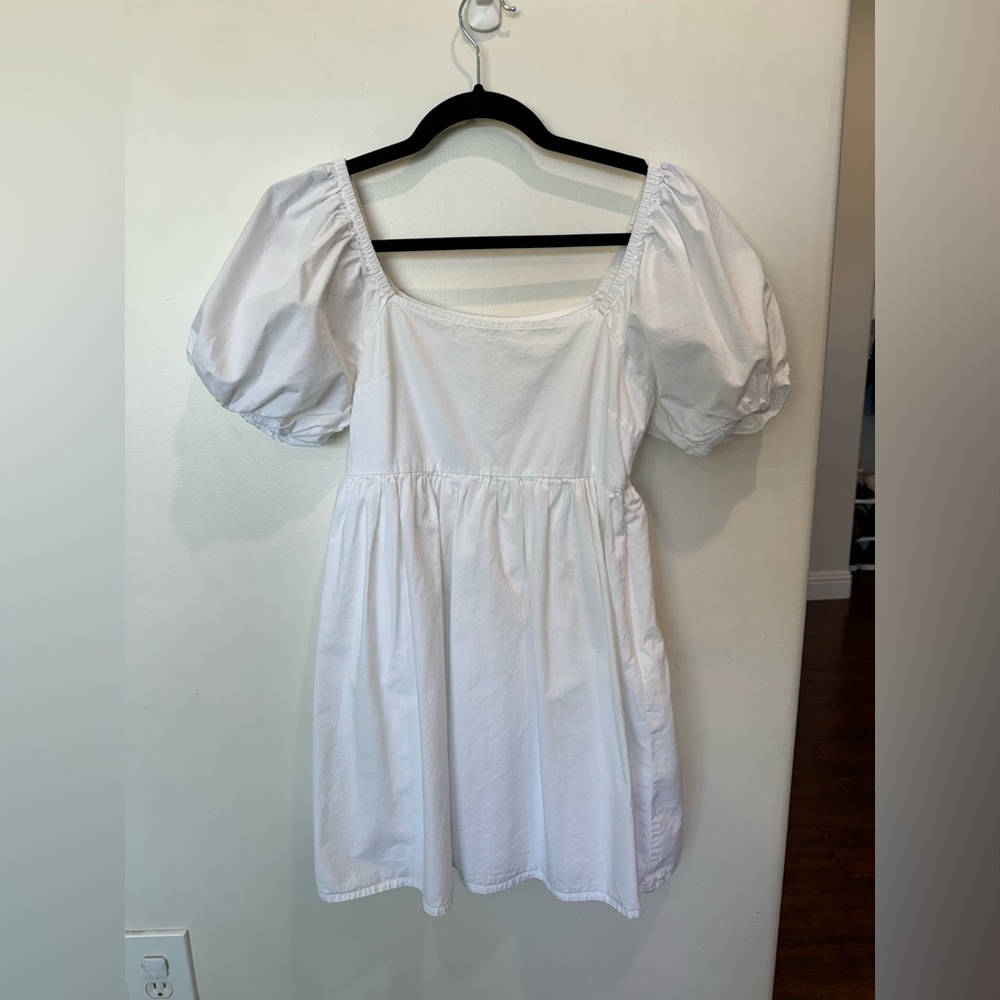 Puffed sleeve white summer dress